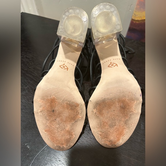 Katy Perry Shell Heels - Picture 3 of 7